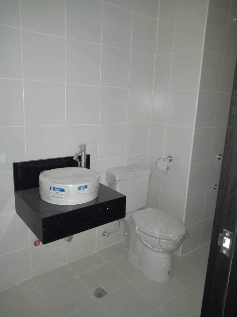 RFO Condo in Mandaluyong 2BR 20K monthly LIFETIME MOVEIN RENT TO OWN