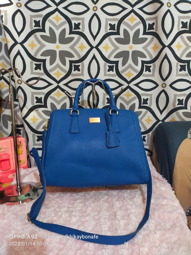 Sisley Stand alone Bag, Women's Fashion, Bags & Wallets, Crossbody