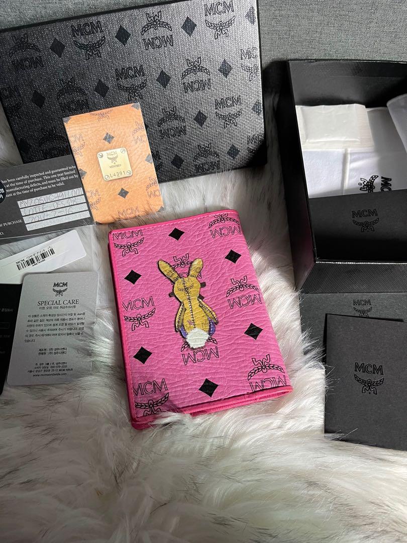Mcm rabbit online passport holder