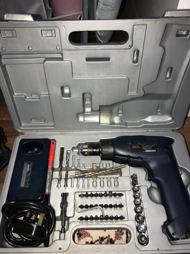 Talon Cordless 7.2V Driver Impact Drill ( needs to be repaired