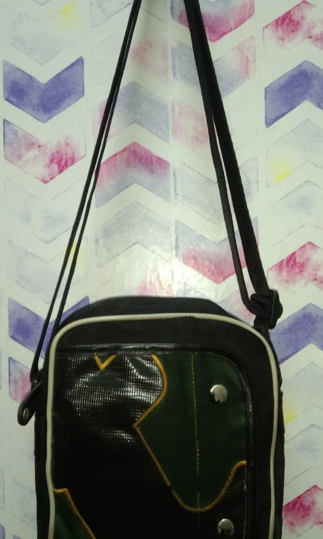 Truck Viamonoh, Men's Fashion, Bags, Sling Bags on Carousell