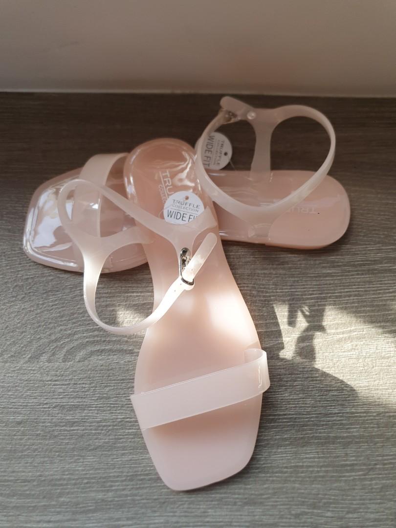 Wide fit 2025 jelly sandals