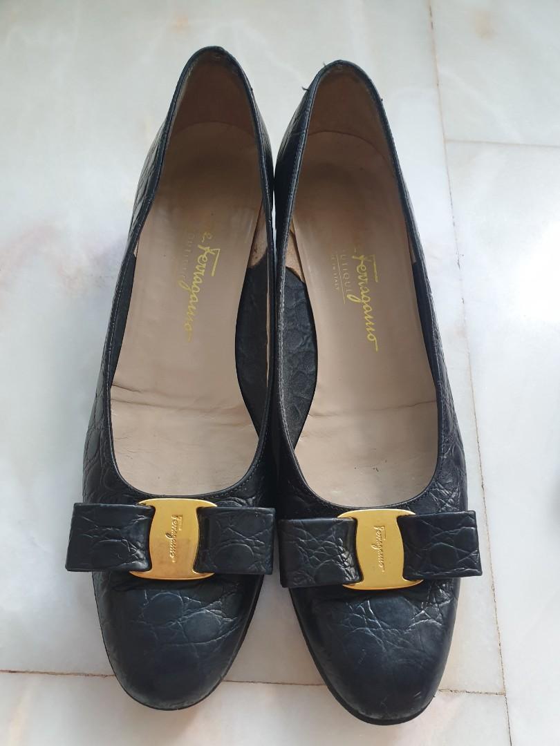 Vintage ferragamo pumps 2025