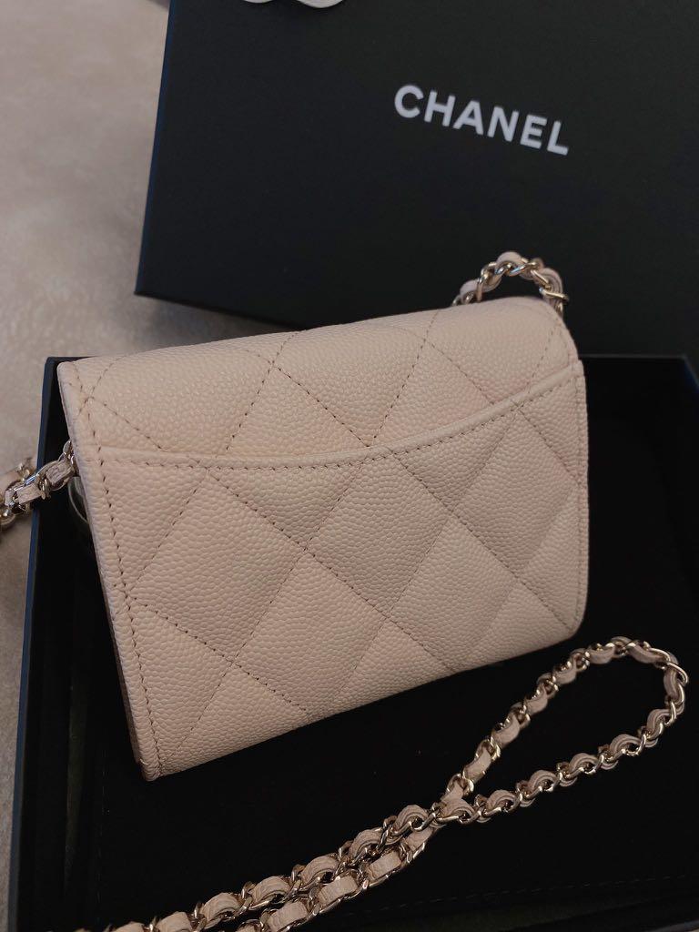 🔥Chanel 22c beige cardholder with chain, Women's Fashion, Bags & Wallets,  Wallets & Card Holders on Carousell