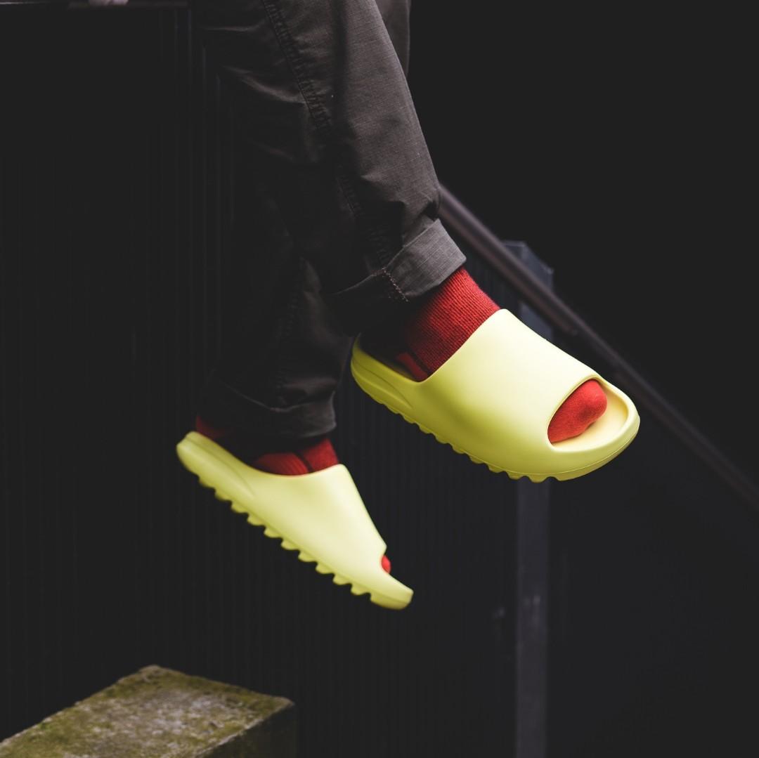 Adidas yeezy green best sale glow