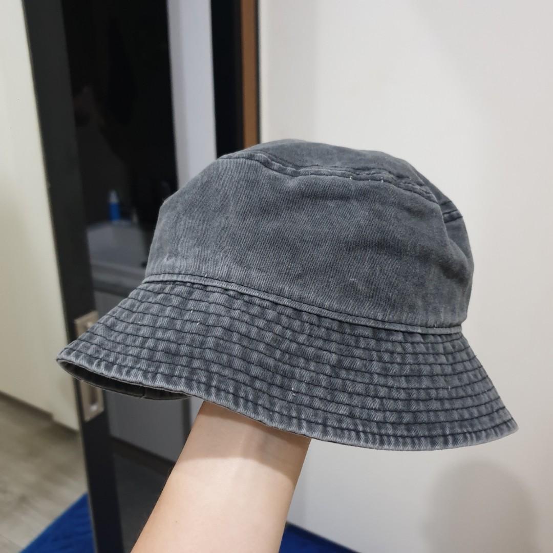 Bucket Hat Hitam Washed black jeans 