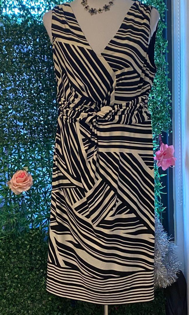 Donny and nicole top dresses