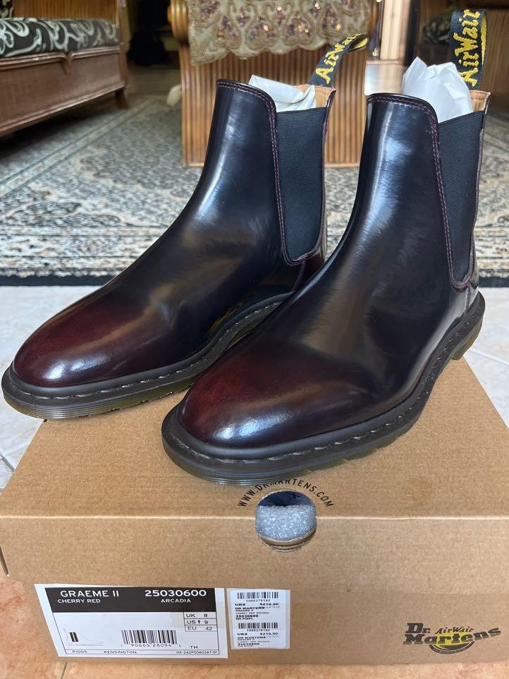 Dr Martens Chelsea Boots Men s Fashion Footwear Boots on Carousell