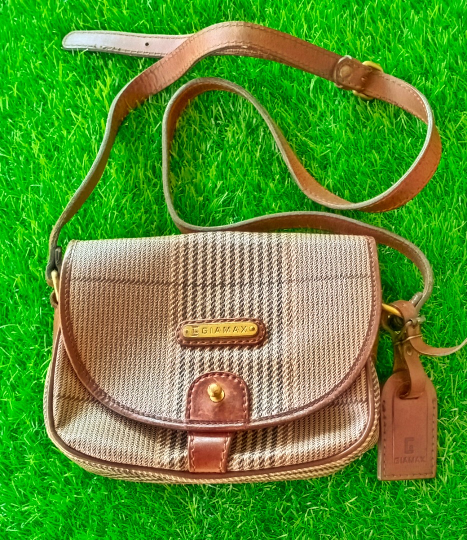 Giamax sling 2024 bag