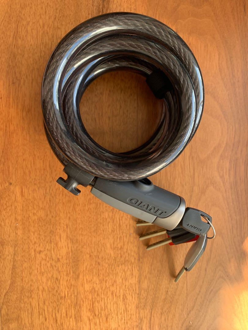 Giant Bike Lock w/ free 2 bike lights, Sports Equipment, Bicycles