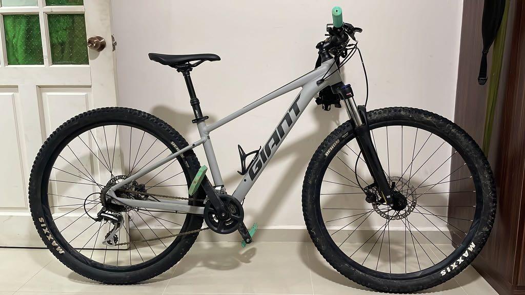 Giant Talon 2 29er with dropper, Sports Equipment, Bicycles & Parts