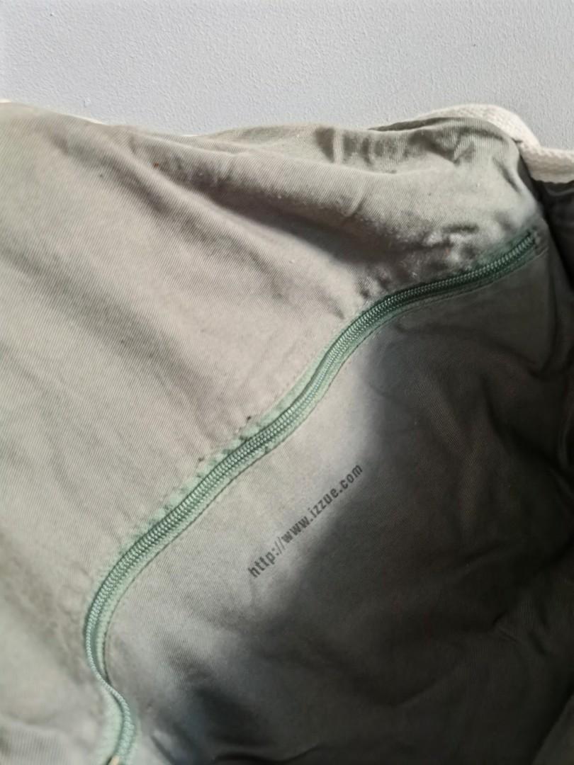 Izzue Messenger Bag (Category: Backpacks) located in Manila. Submitted by didst (Listing ID 1137558160, Image 2). Description: Izzue.com Army Green Messenger Bag *needs washing.