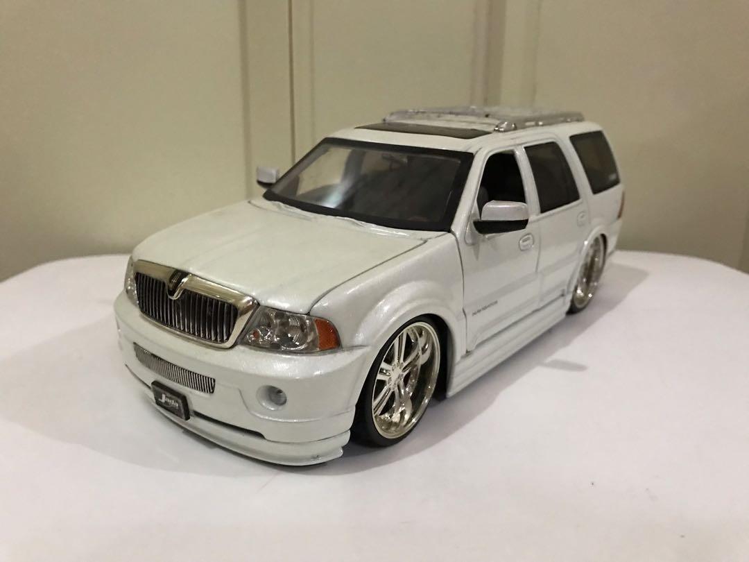 Lincoln navigator on sale toy car