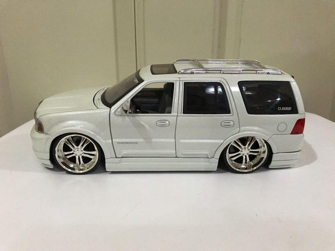 Lincoln online navigator diecast