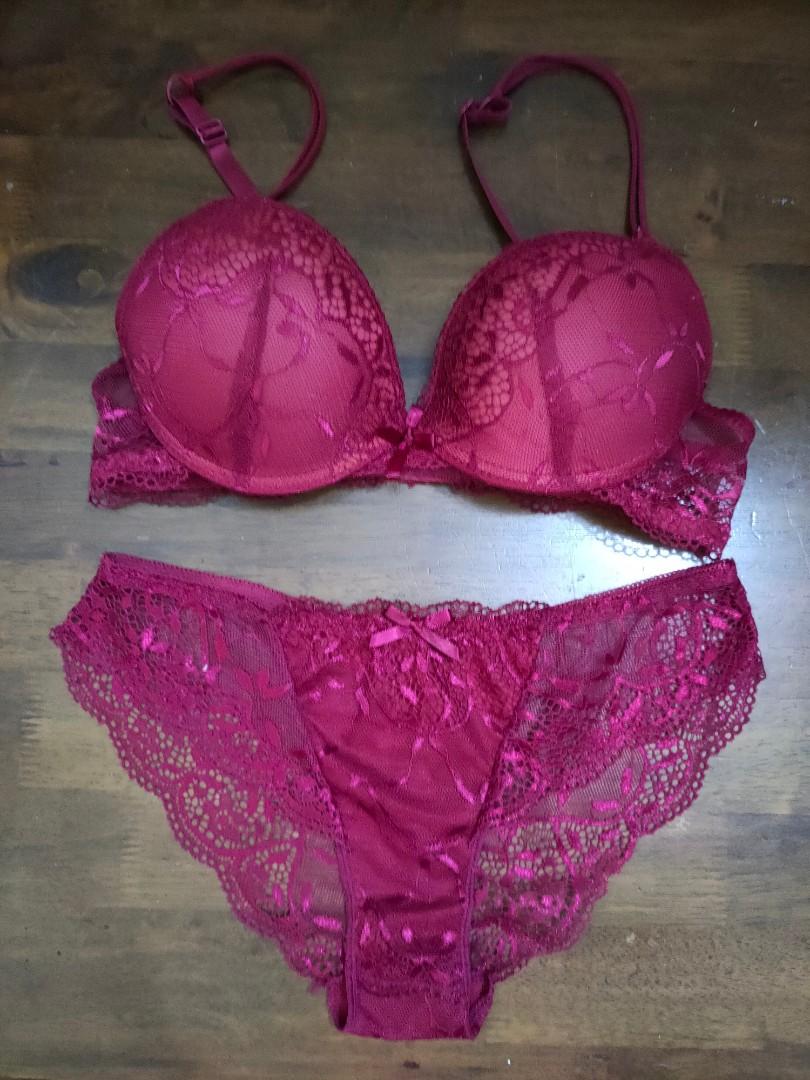 Maroon bra set with lace