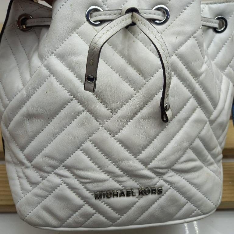 Michael kors peyton best sale xs bucket crossbody