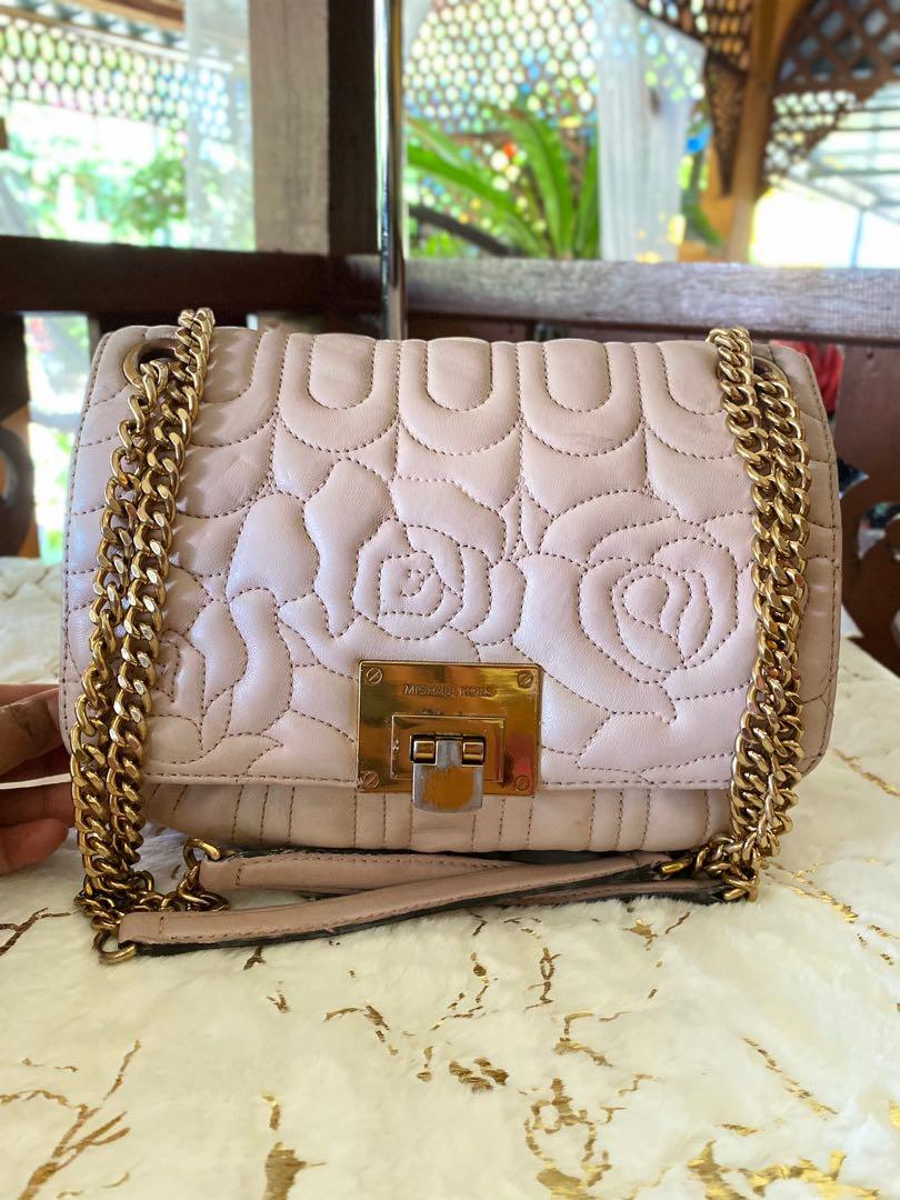 Michael Kors vivianne Large Soft Pink flower Quilted Leather Shoulder Bag,  Women's Fashion, Bags & Wallets, Purses & Pouches on Carousell