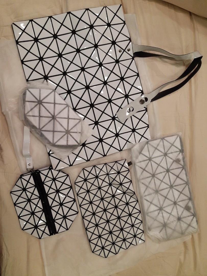 SLASHED PRICE Must buy 5 bags and pouches all in 1 price Women s