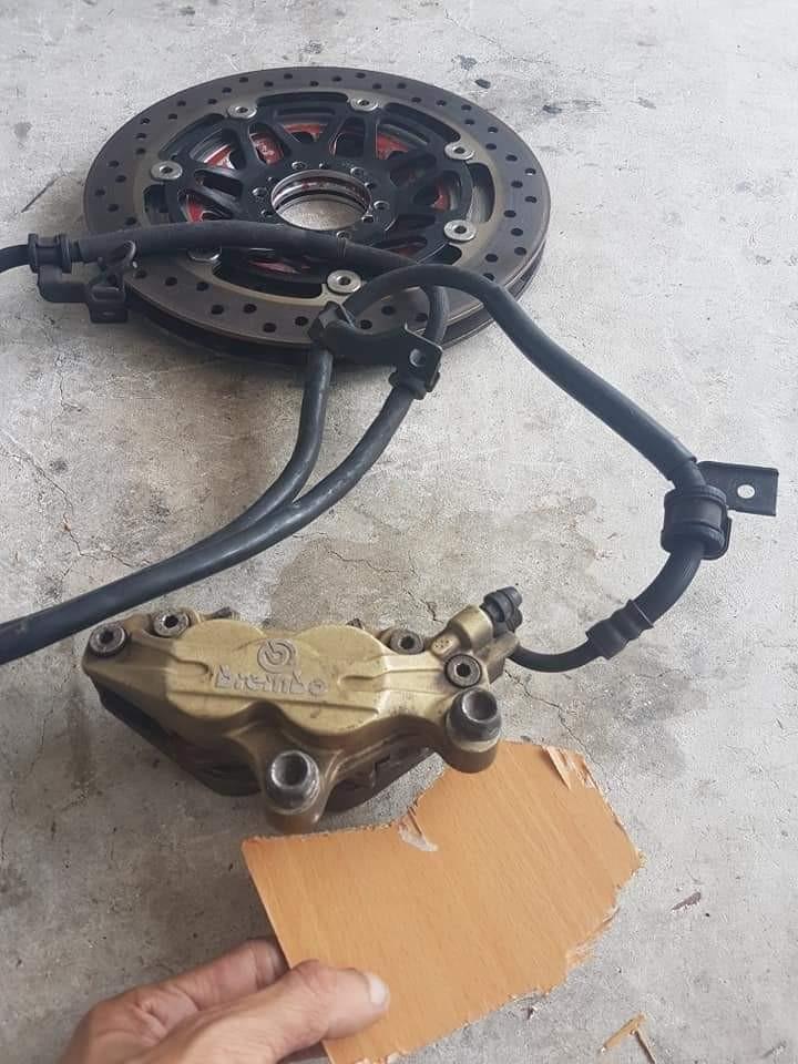 Nissin brake calipers pair, 4 pot, brembo sold, Motorcycles, Motorcycle