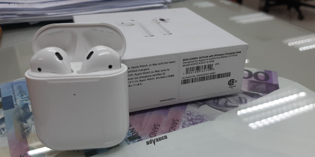 Original Apple Airpod ( with issue), Audio, Earphones on Carousell