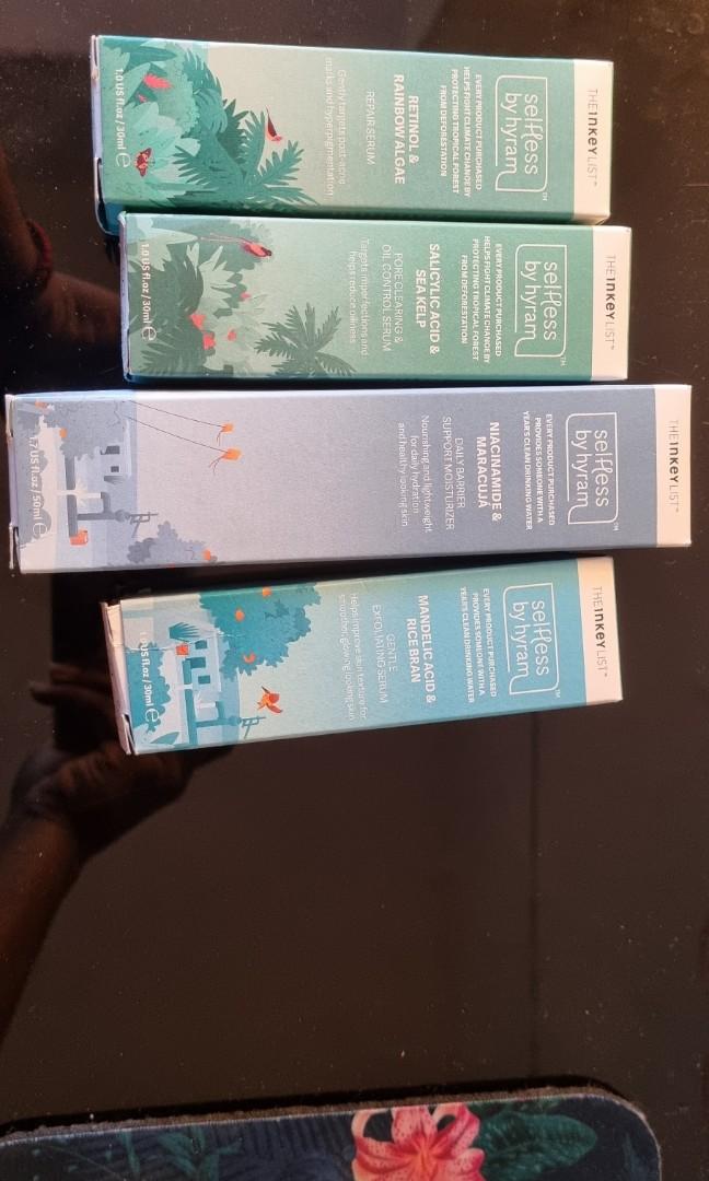 Selfless by Hyram Salicylic acid & sea kelp pore clearing & oil