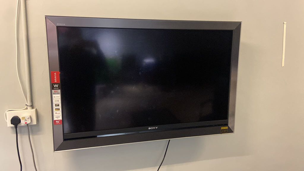 Sony 46” LCD TV Bravia W Series, 家庭電器, 電視 & 其他娛樂, 電視 Carousell