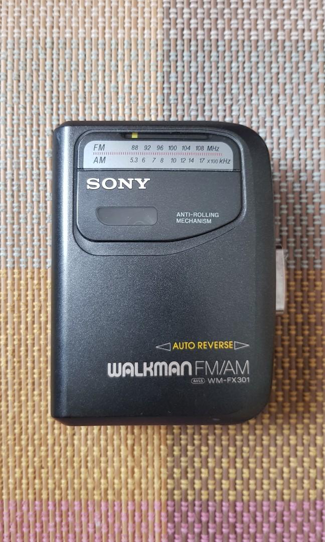 Vintage 90s Sony AM/FM, Tape, Walkman