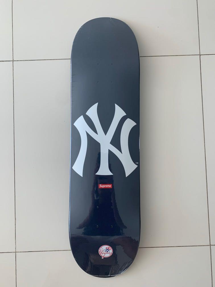 Supreme yankees sale skateboard