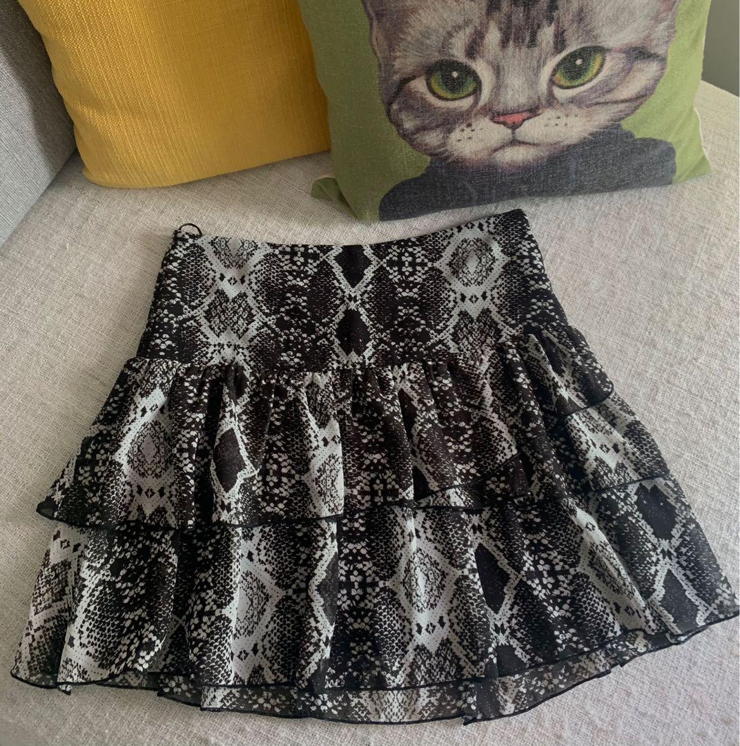 Tiered Snake Skin Design Short Skirt 
