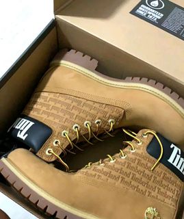 (Category: ) located in . Submitted by sneakerbatch (Listing ID 1137475661, Image 1). Description: .