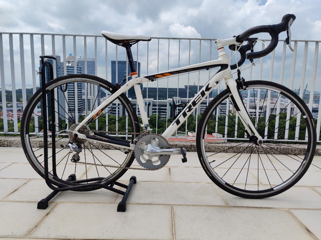 Trek Domane 2.0 Road Bike, Sports 