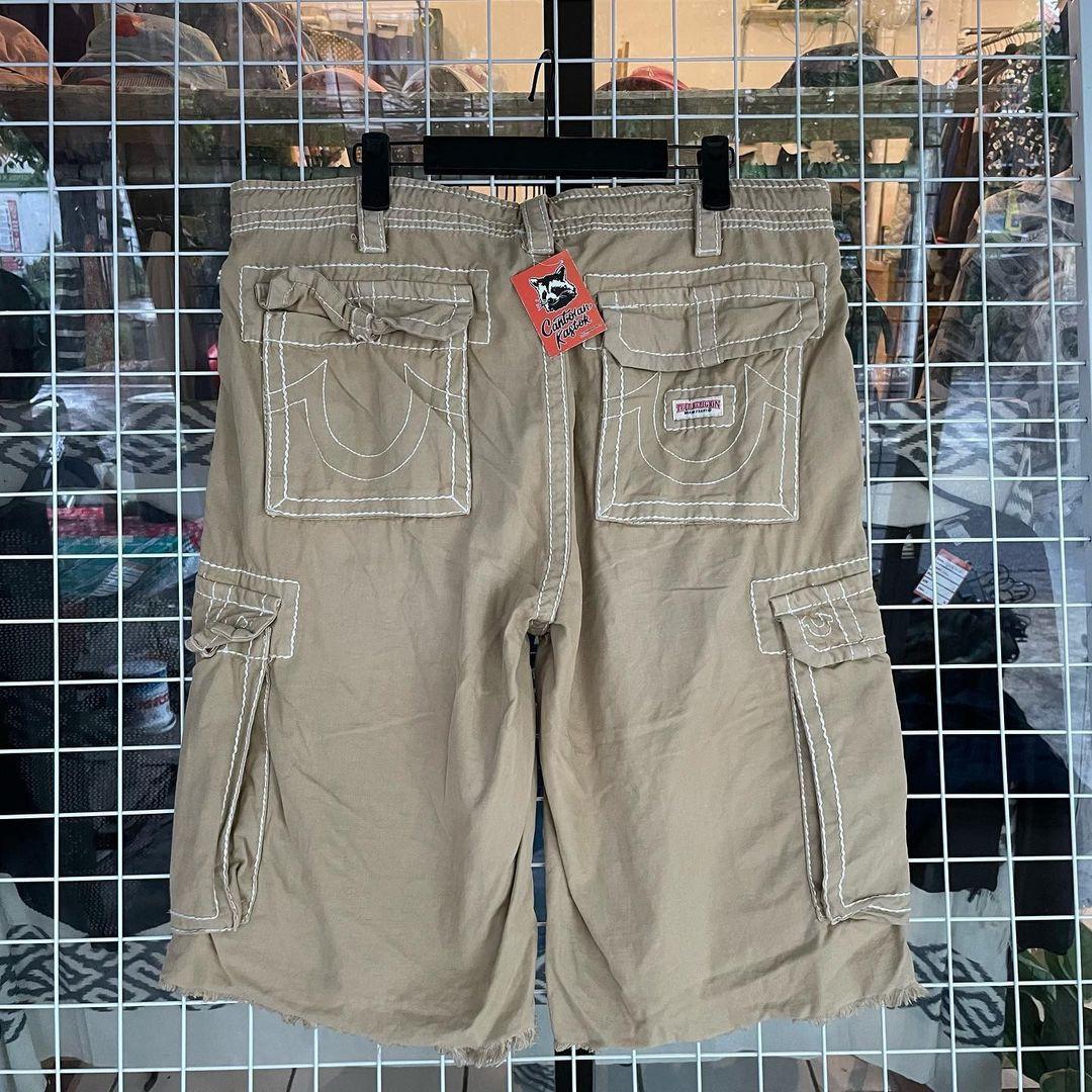true religion unfinished cargo shorts 