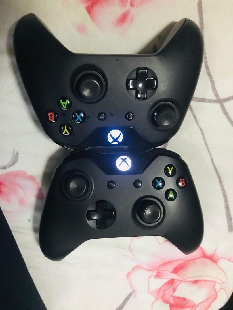 xbox one two controller TV, Video Gaming, Video Game Consoles, Xbox on