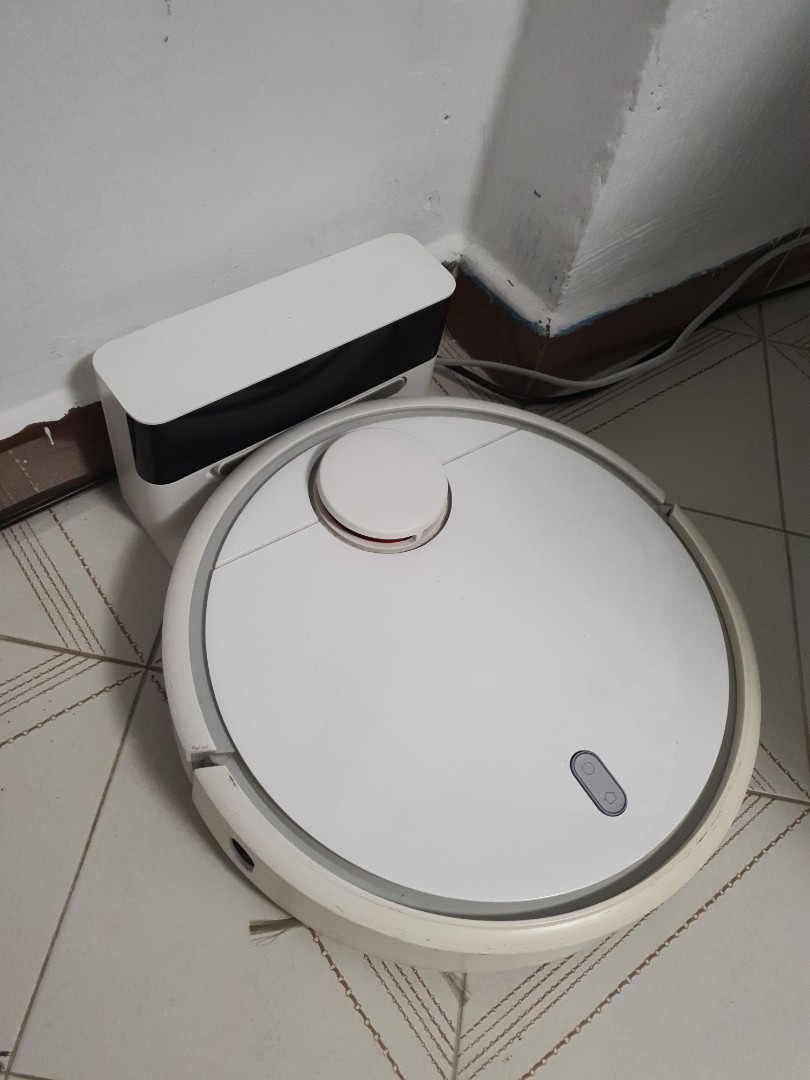 Xiaomi (MiJia) Mi Smart Vacuum Cleaner Robot SDJQR01RR, TV & Home