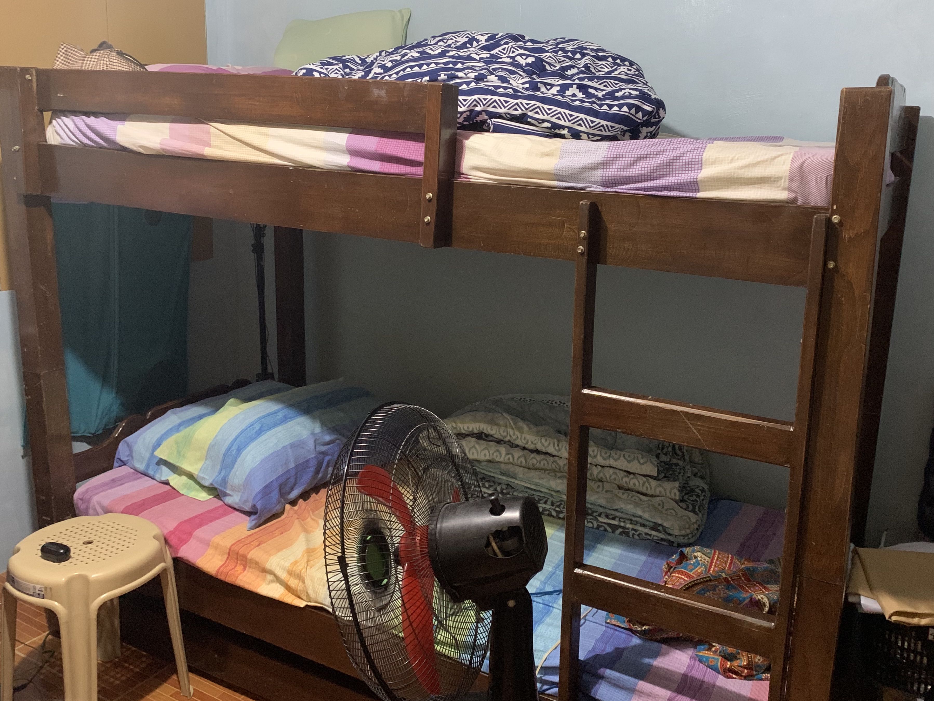 2nd hand double deck single bed with pull out, Furniture & Home Living