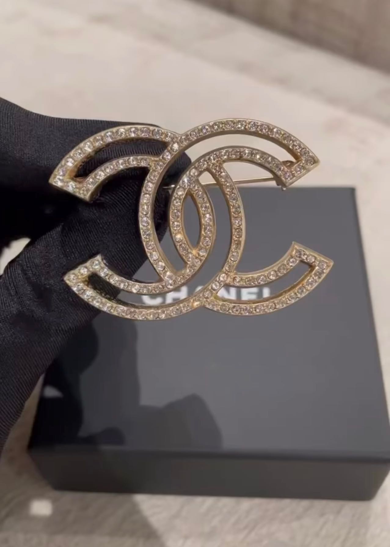 Chanel Pearl Brooch  Labellov  Buy and Sell Authentic Luxury