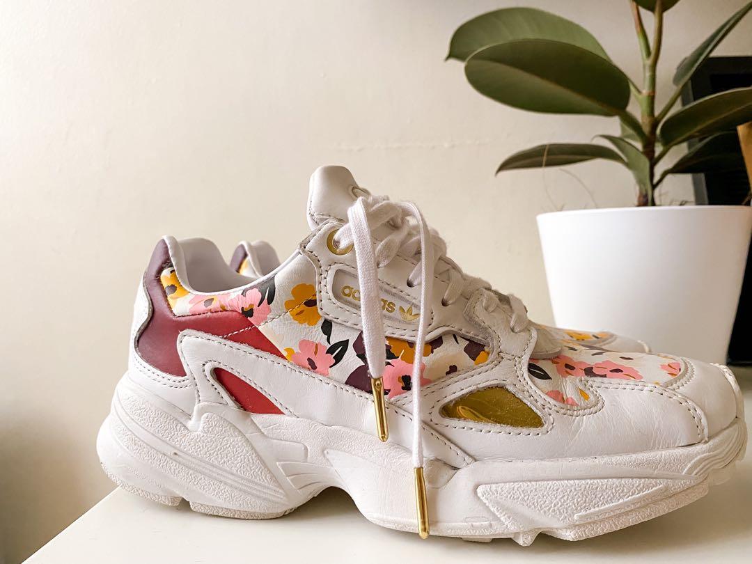 Soldes deals adidas falcon