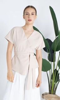 (Category: ) located in . Submitted by clearclearcloset (Listing ID 1137687189, Image 1). Description: .