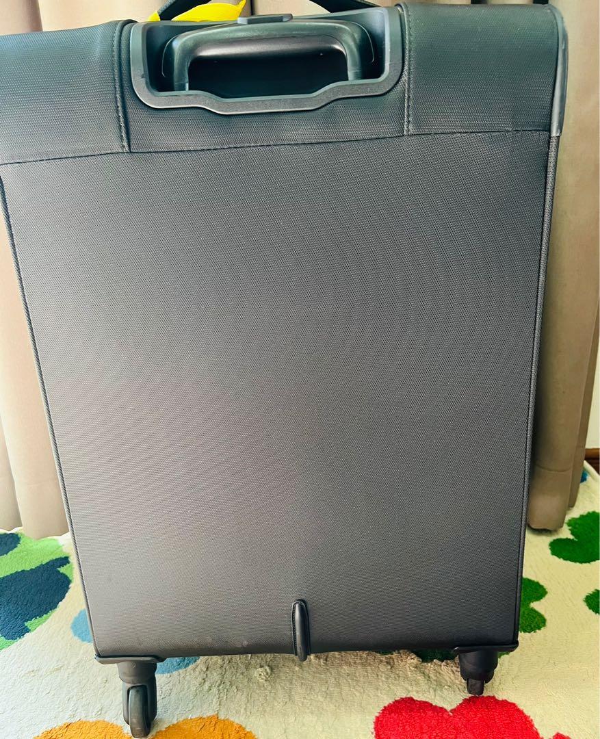 american tourister luggage ultra light tech, Hobbies & Toys, Travel