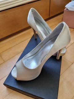 Aria giovanni pearly silver designer shoes size 36