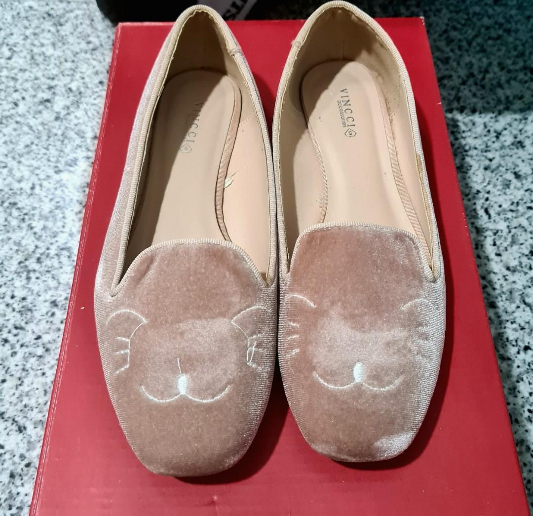 Girl discount cat shoes