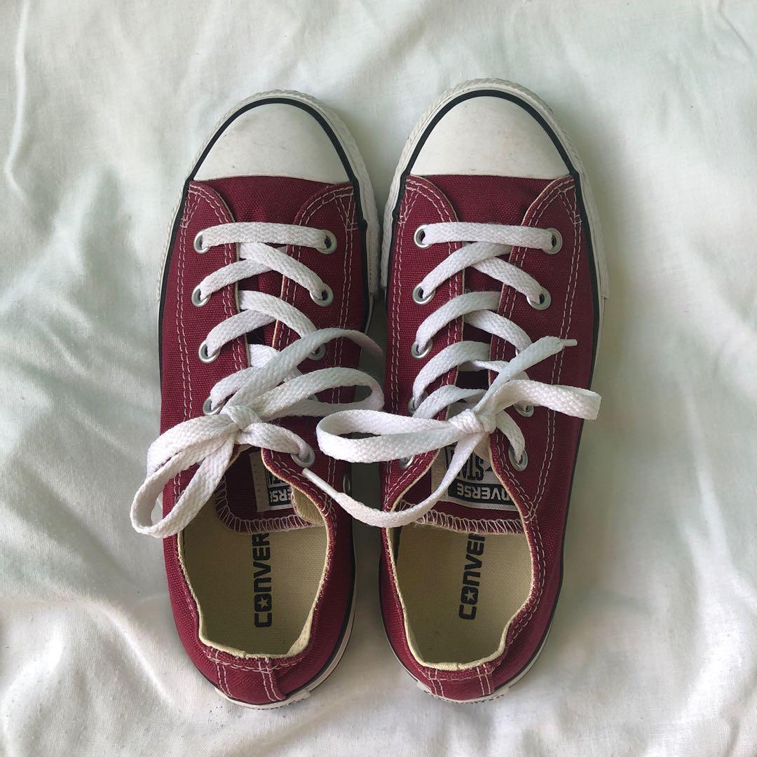 Converse Sneakers Womens or Kids (Category: Sneakers) located in Makati City. Submitted by preloveddetc (Listing ID 1137778456, Image 1). Description: Original Converse Youth - like new, barely used - bought from US - no issues - size 2 youth - 9.5 inches MOP: payment first thru gcash, shipping to be shouldered by the buyer.