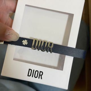 （分類：）位於 。 由 preloved_owned 提交（商品編號 1137889105，圖片 1）。簡介： 。