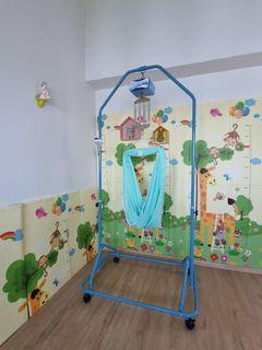 Electric Baby Cradle w Remote Control