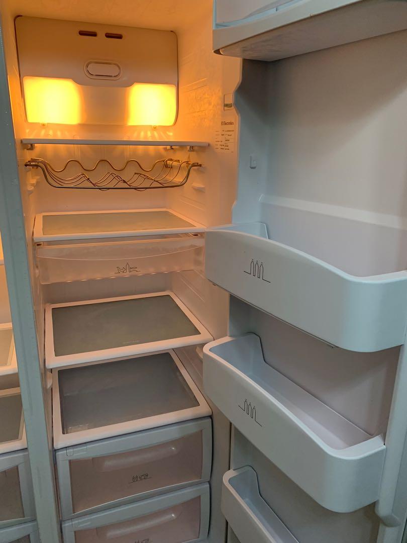 Electrolux sidebyside refrigerator ( ESE5608TA ), TV & Home