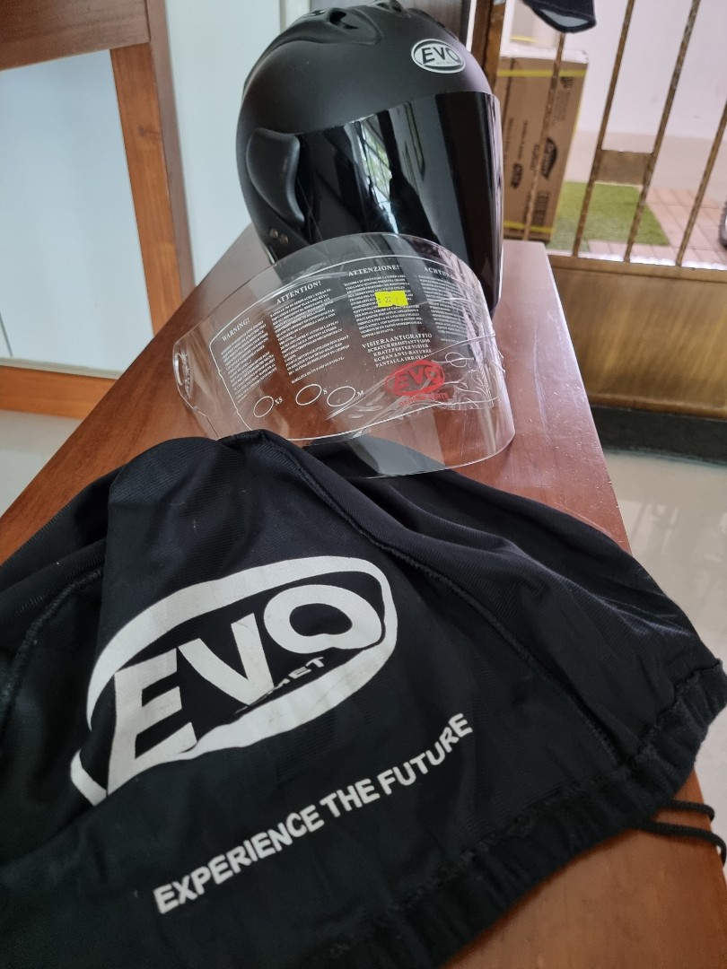 Evo Helmet (RS 959), Motorcycles, Motorcycle Apparel on Carousell