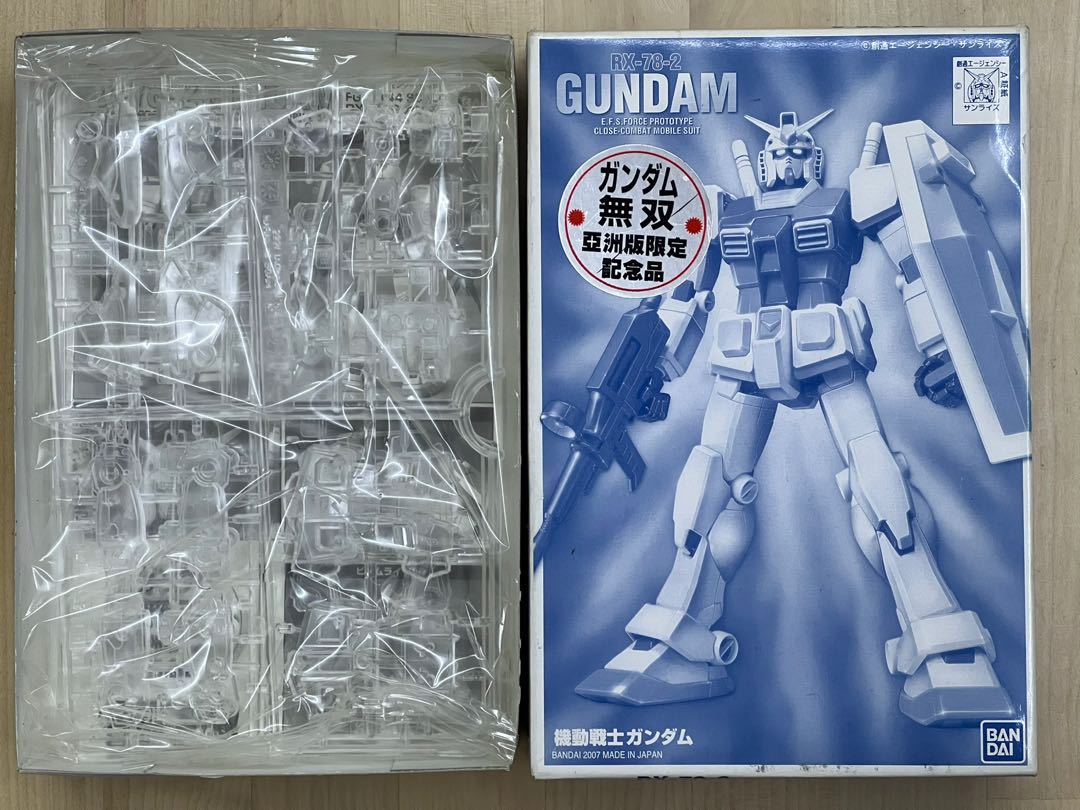 日本制造)絕版GUNDAM RX-78-2 全透明高達無雙亞洲版限定記念品, 興趣及