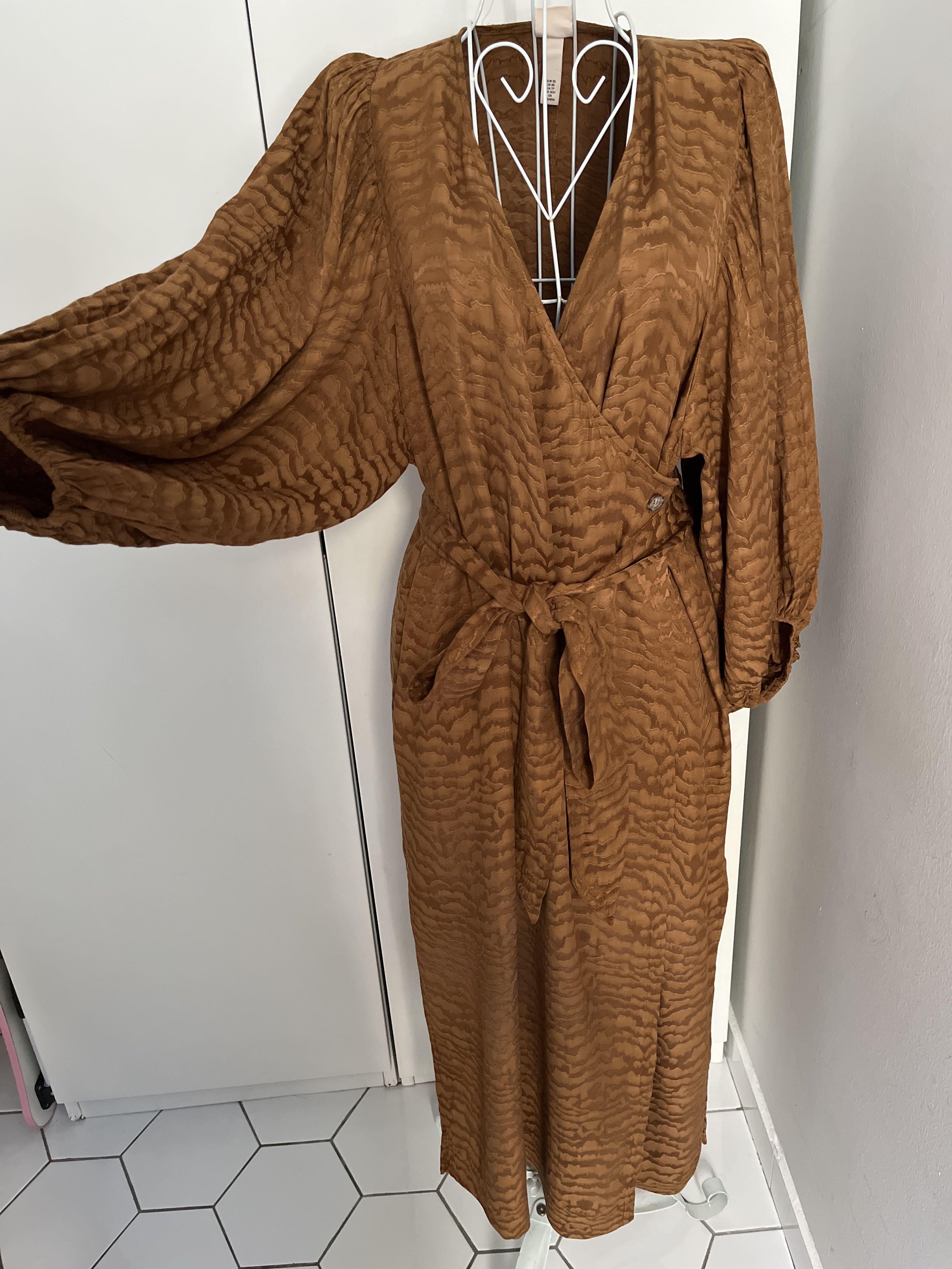 h&m balloon sleeve dress