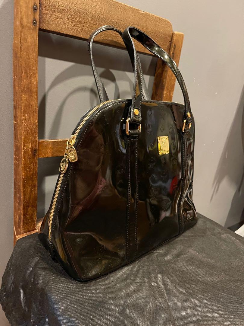 MCM ALMA (Category: Luxury Bags & Wallets) located in Laoag. Submitted by kakaibags (Listing ID 1137893804, Image 2). Description: Preloved korea Turnable screw Ykk zipper Good condition M-l in size .
