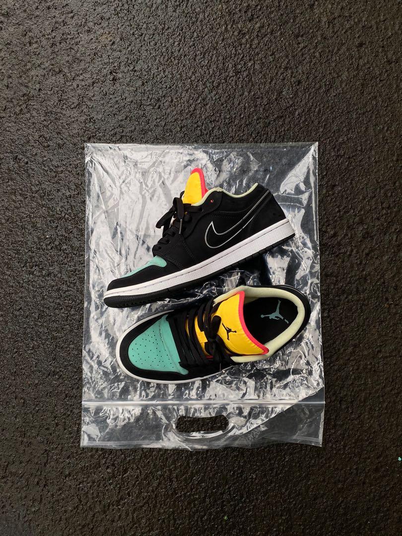 white black aurora green jordan 1